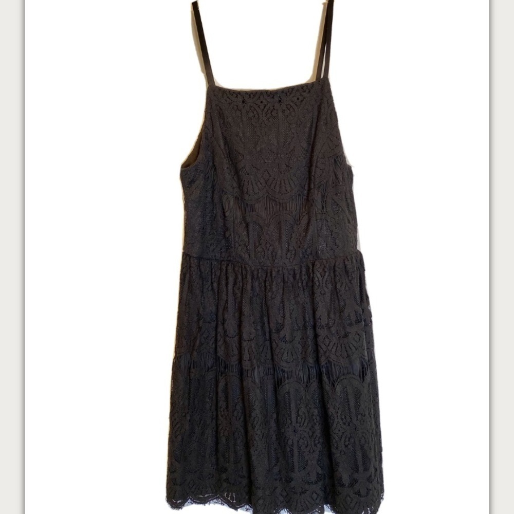 THREE PINK HEARTS Dressy Lace Dress Size Medium Black